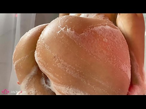❤️ Sinasasal ni Brunette ang Pussy gamit ang Vibrator sa Matinding Orgasm sa Shower ❤❌ super porn sa amin ❌️❤